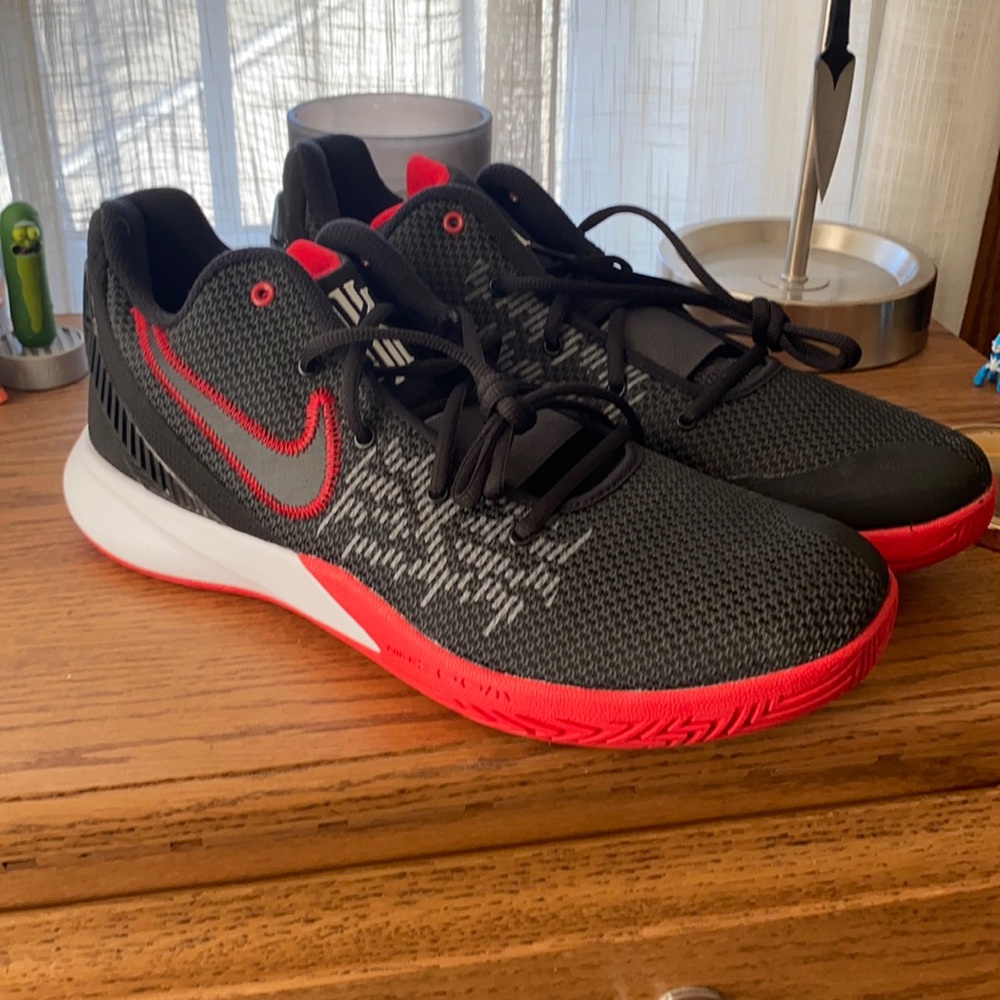 Kyrie flytrap